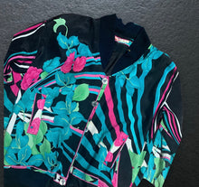 Load image into Gallery viewer, Multi- Color Vintage Jacket
